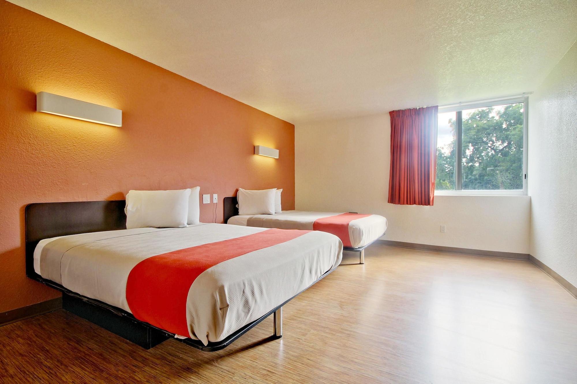 Motel 6-Miami, Fl Doral Eksteriør billede
