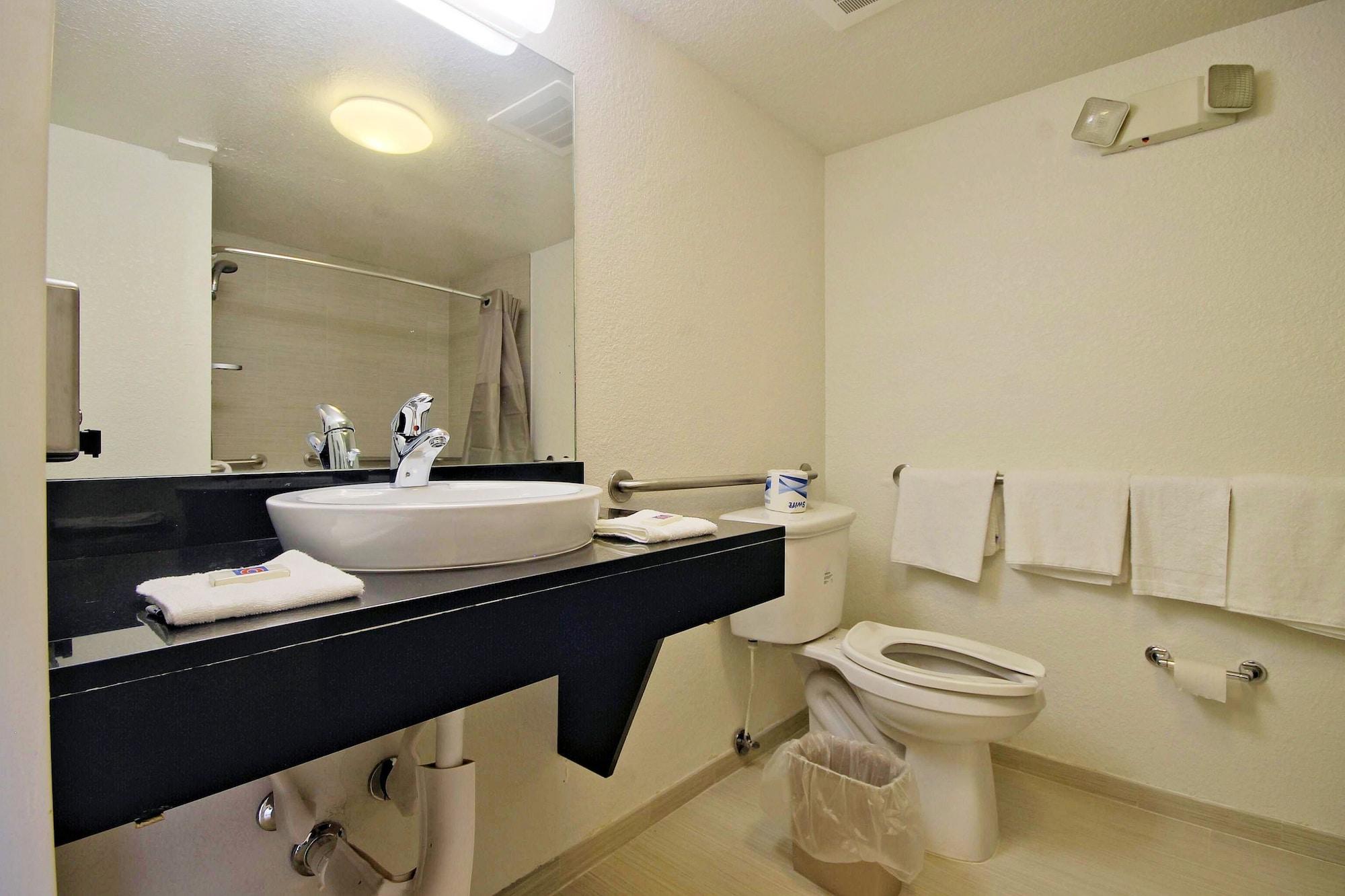 Motel 6-Miami, Fl Doral Eksteriør billede