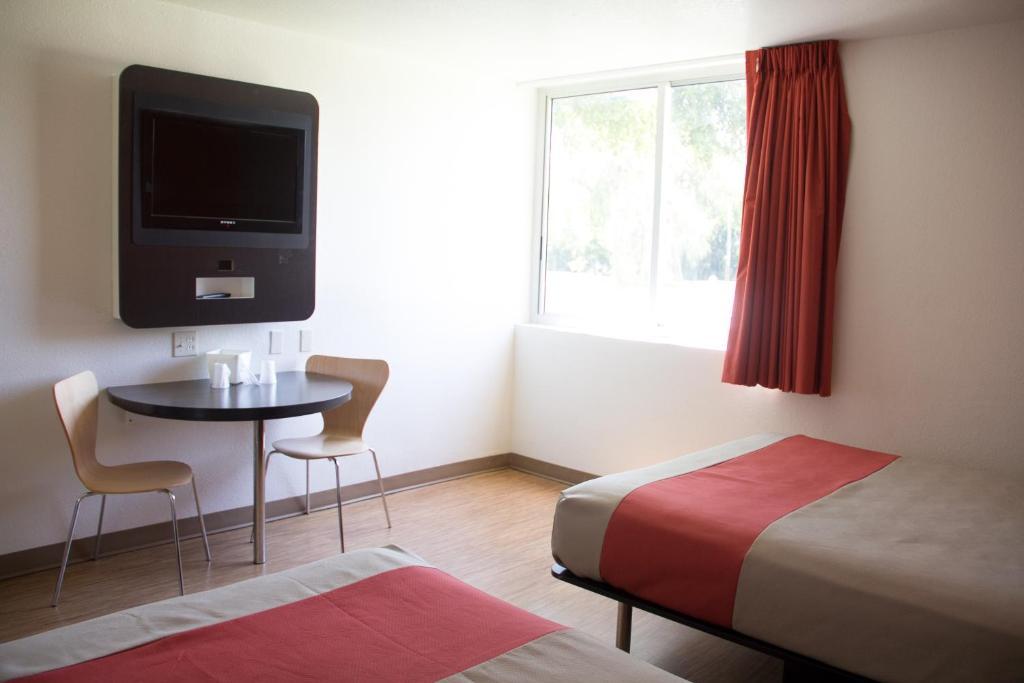 Motel 6-Miami, Fl Doral Eksteriør billede