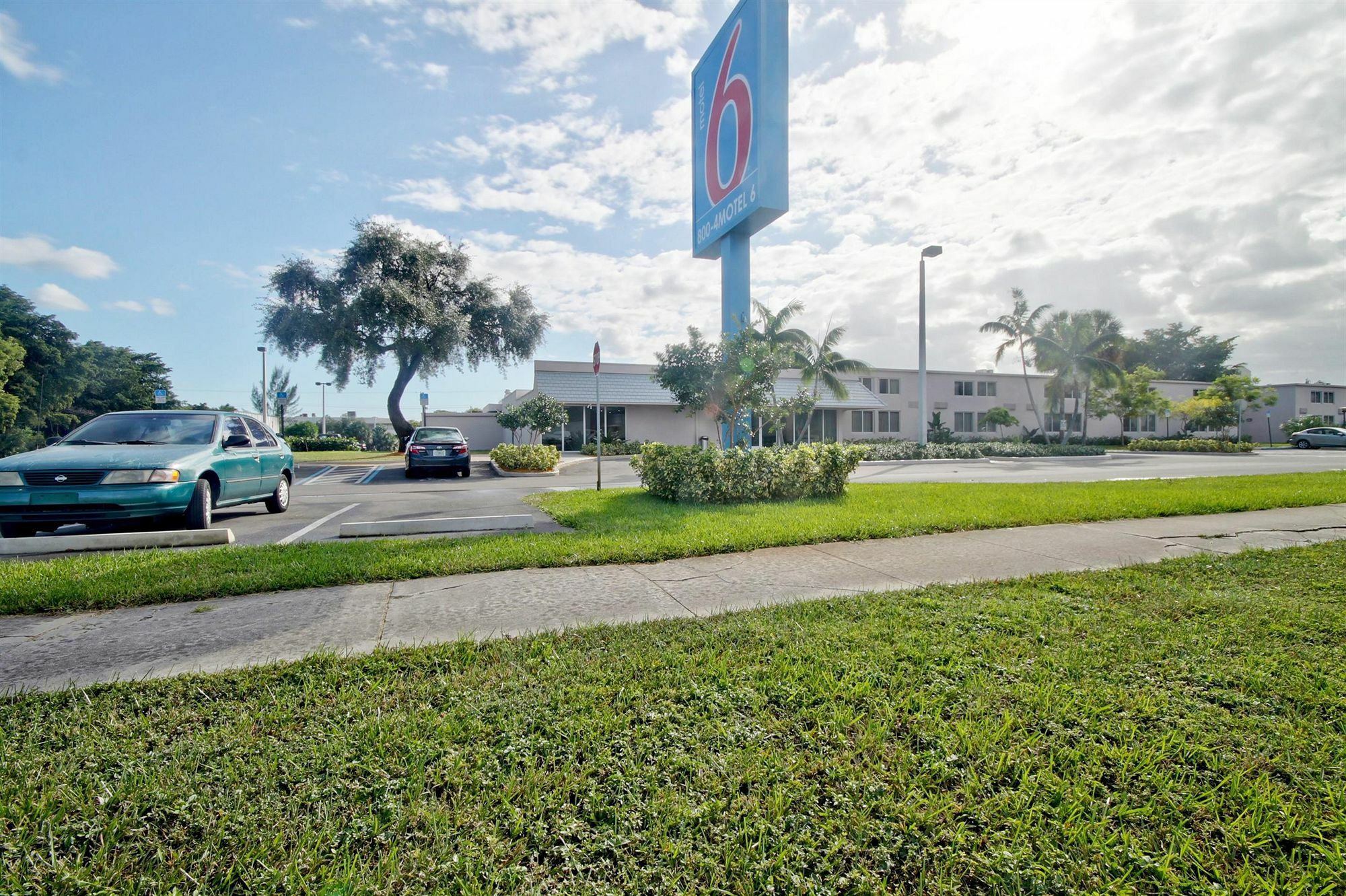 Motel 6-Miami, Fl Doral Eksteriør billede